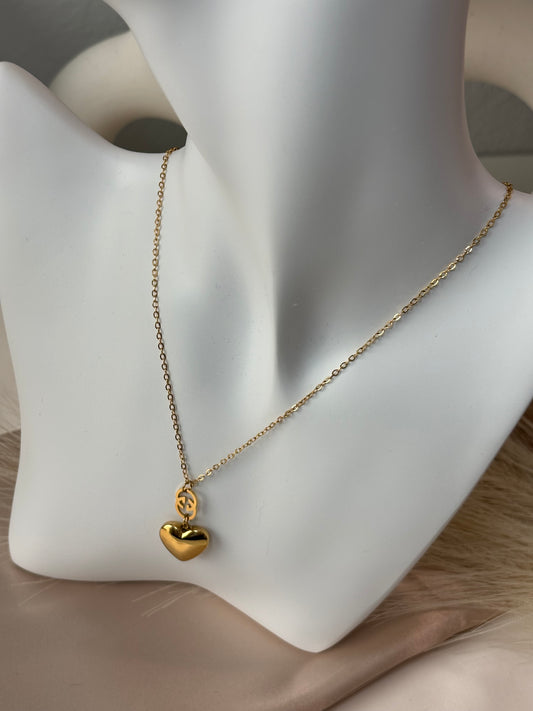 Heart Pendant Necklace in Gold